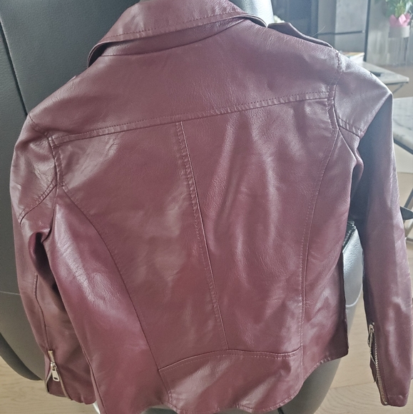 Faux leather kids jacket ci sono by Cavelini size 10 in burgandy- wine color - Picture 3 of 4
